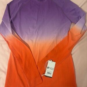 W.FIGS SALTA PERFORMANCE UNDERSCRUB
W22KW1021 SMALL!